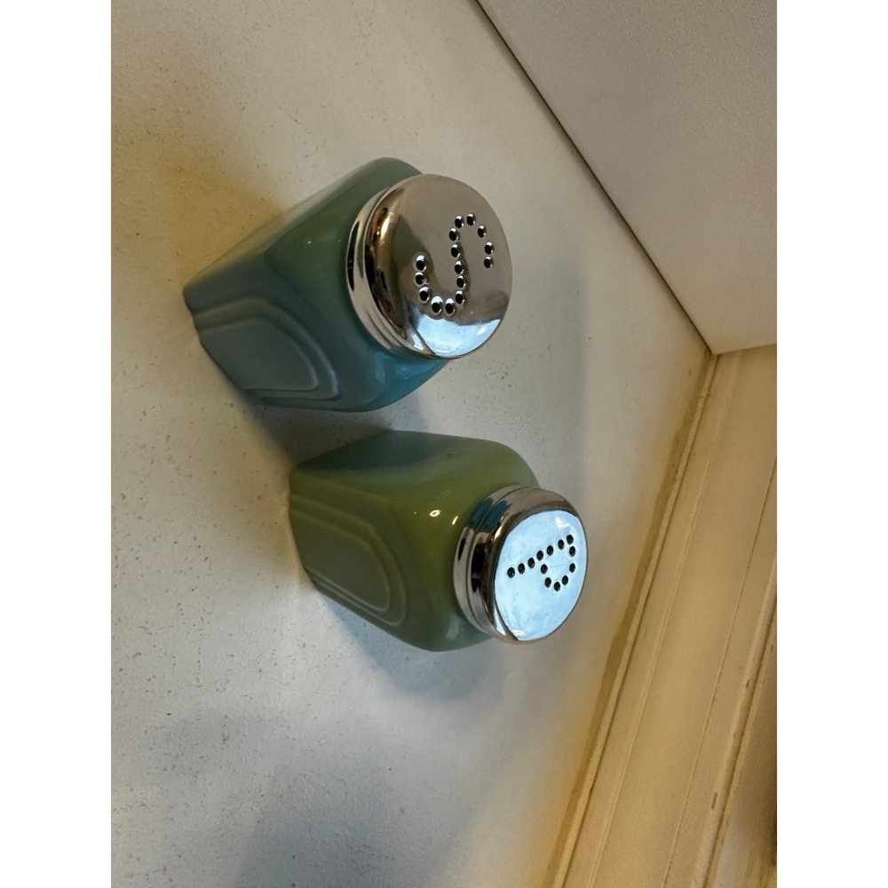 Retro Salt and pepper stoneware shaker set of two -NEW - Picture 2 of 6
